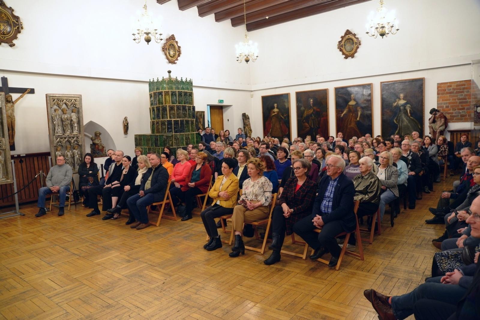 Zdjęcie w galerii na portalu naszraciborz.pl: Muzyczna podróż przez stulecia wiadomości z regionu