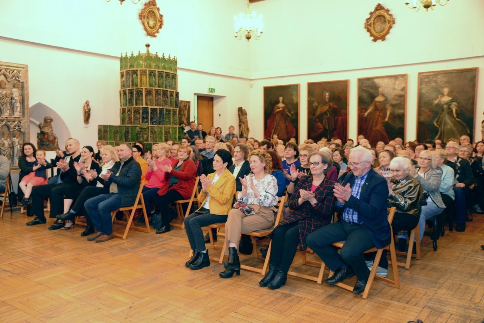 Zdjęcie w galerii na portalu naszraciborz.pl: Muzyczna podróż przez stulecia wiadomości z regionu