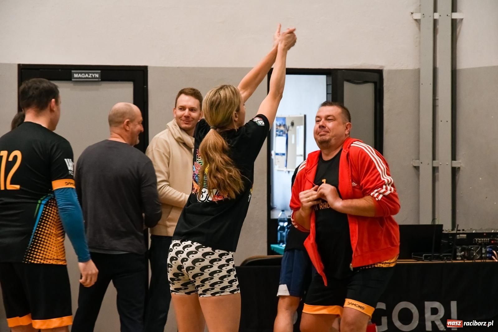 Zdjęcie w galerii na portalu naszraciborz.pl: Siatkarskie show przy Klasztornej. Olimpijczycy zagrali dla WOŚP [FOTO i WIDEO] wiadomości z regionu