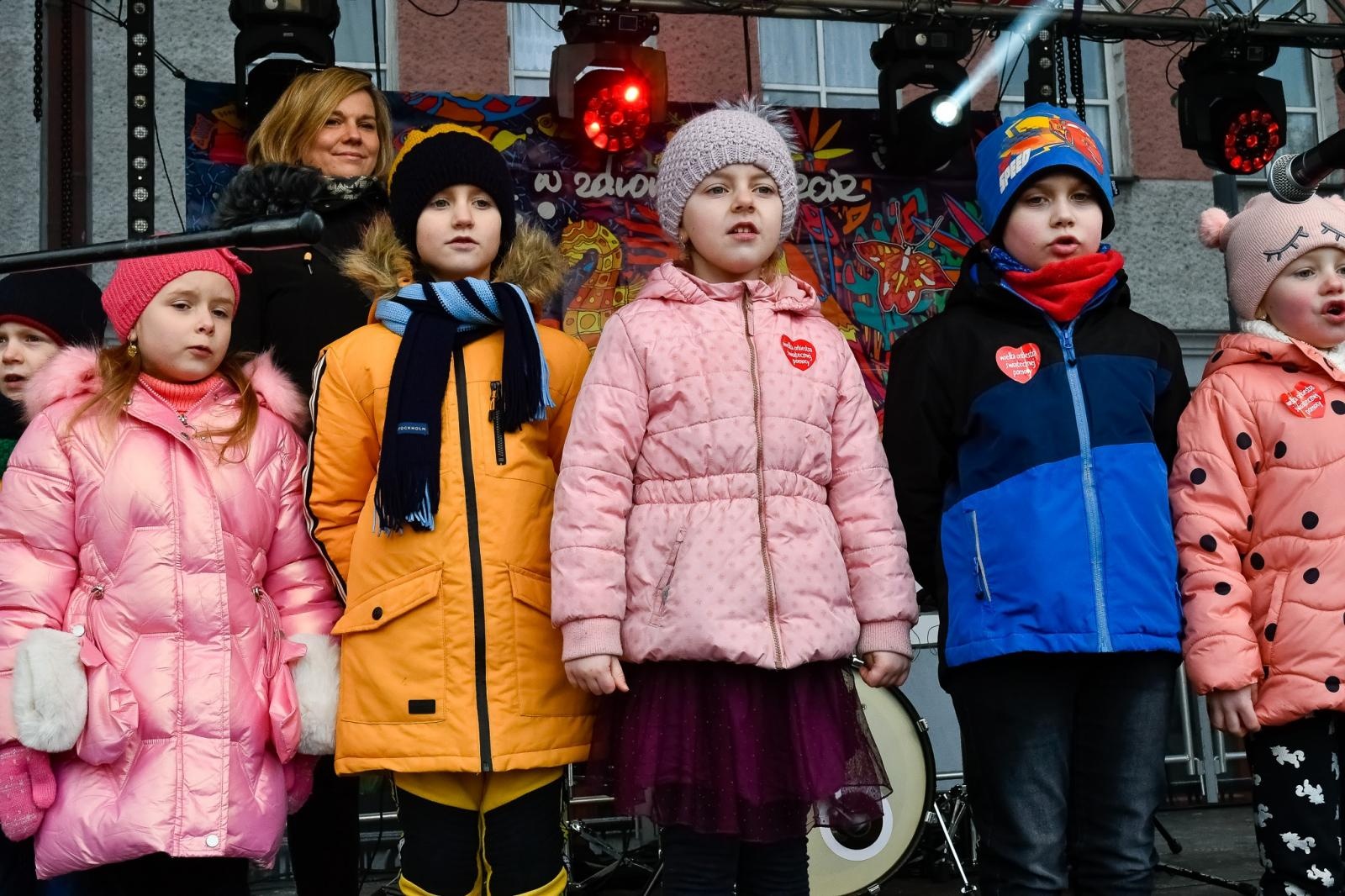 Zdjęcie w galerii na portalu naszraciborz.pl: Racibórz na żywo w TVN. Orkiestra gra na Rynku [FOTO i WIDEO] wiadomości z regionu