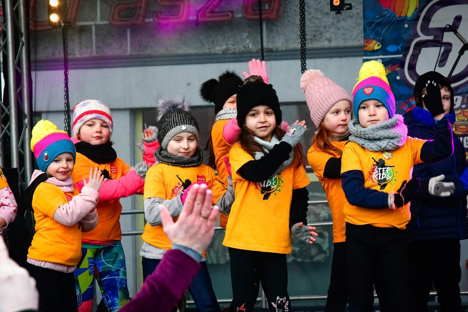 Zdjęcie w galerii na portalu naszraciborz.pl: Racibórz na żywo w TVN. Orkiestra gra na Rynku [FOTO i WIDEO] wiadomości z regionu