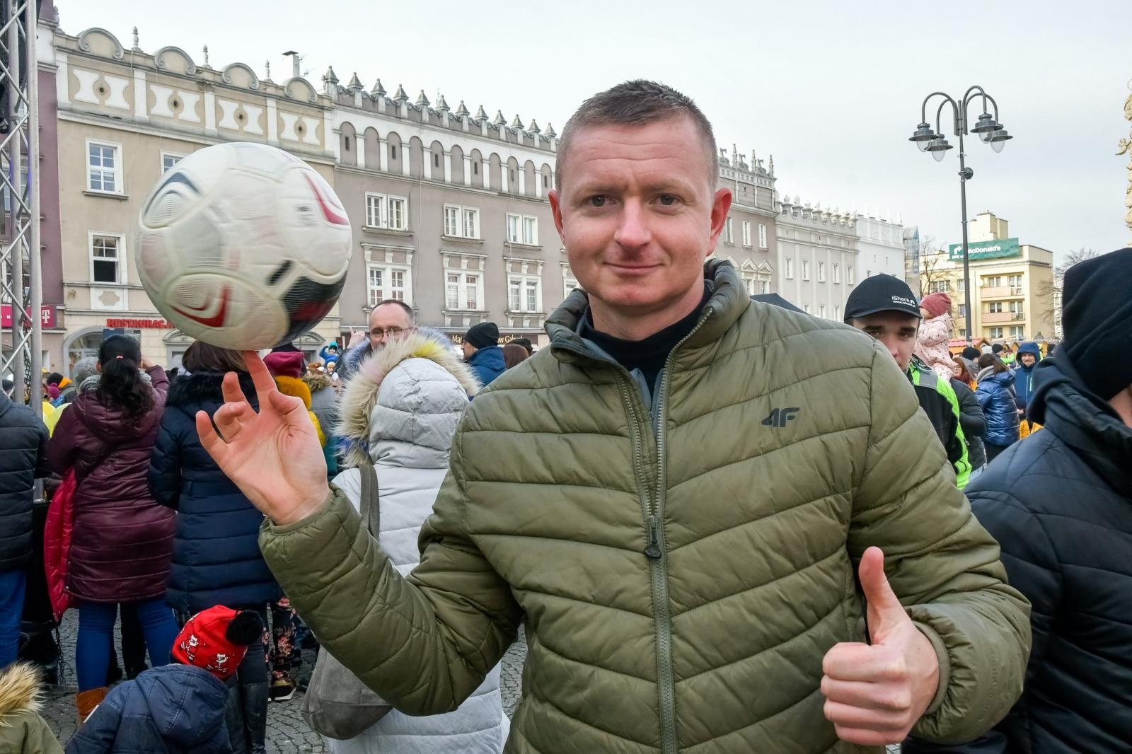 Zdjęcie w galerii na portalu naszraciborz.pl: Racibórz na żywo w TVN. Orkiestra gra na Rynku [FOTO i WIDEO] wiadomości z regionu