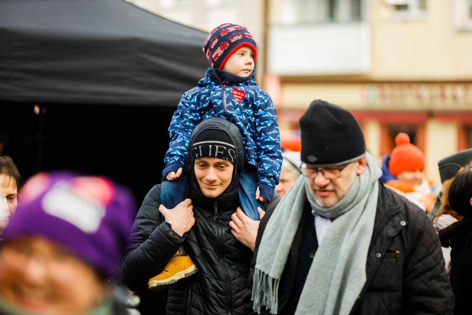 Zdjęcie w galerii na portalu naszraciborz.pl: Racibórz na żywo w TVN. Orkiestra gra na Rynku [FOTO i WIDEO] wiadomości z regionu