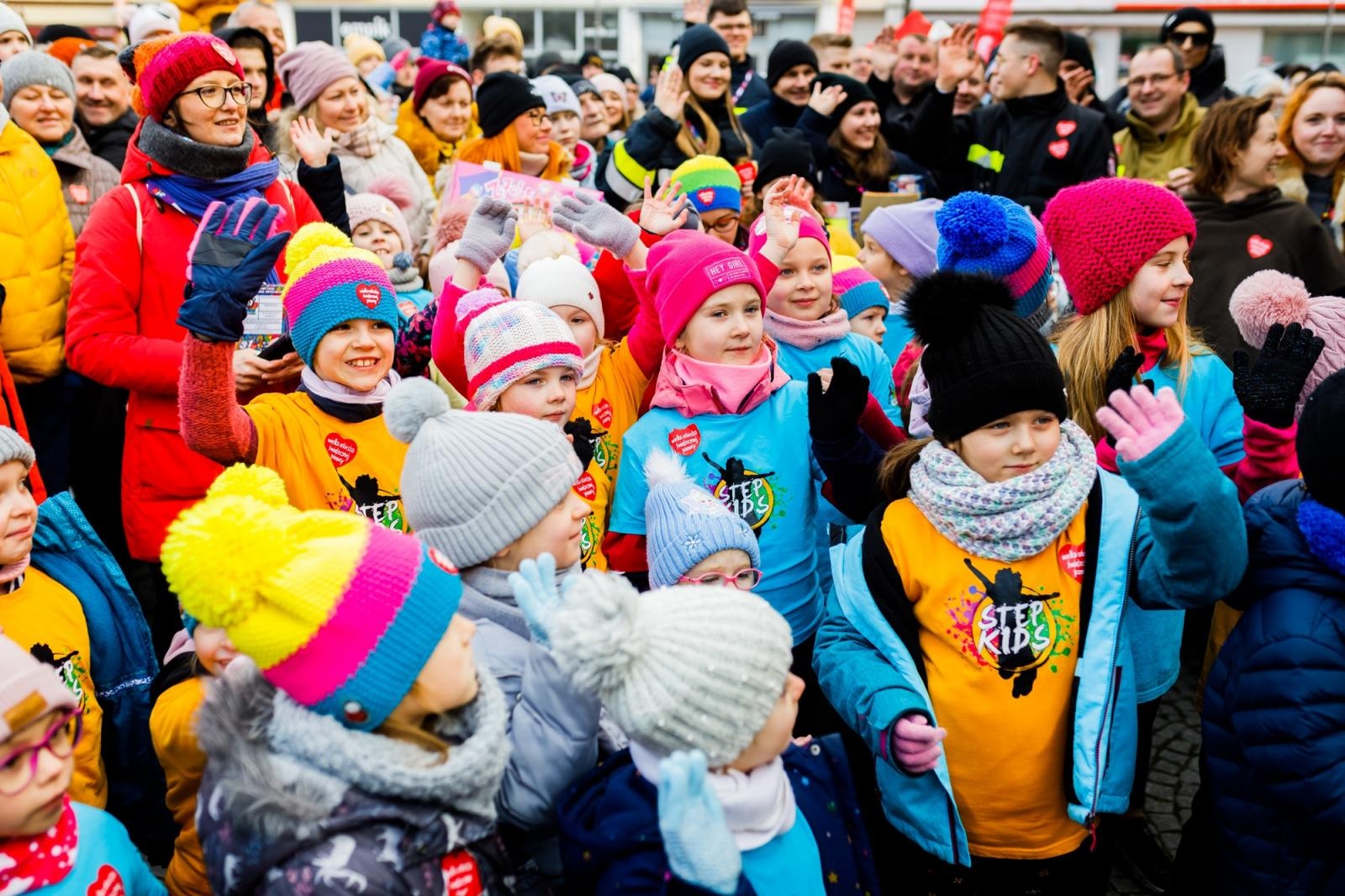 Zdjęcie w galerii na portalu naszraciborz.pl: Racibórz na żywo w TVN. Orkiestra gra na Rynku [FOTO i WIDEO] wiadomości z regionu