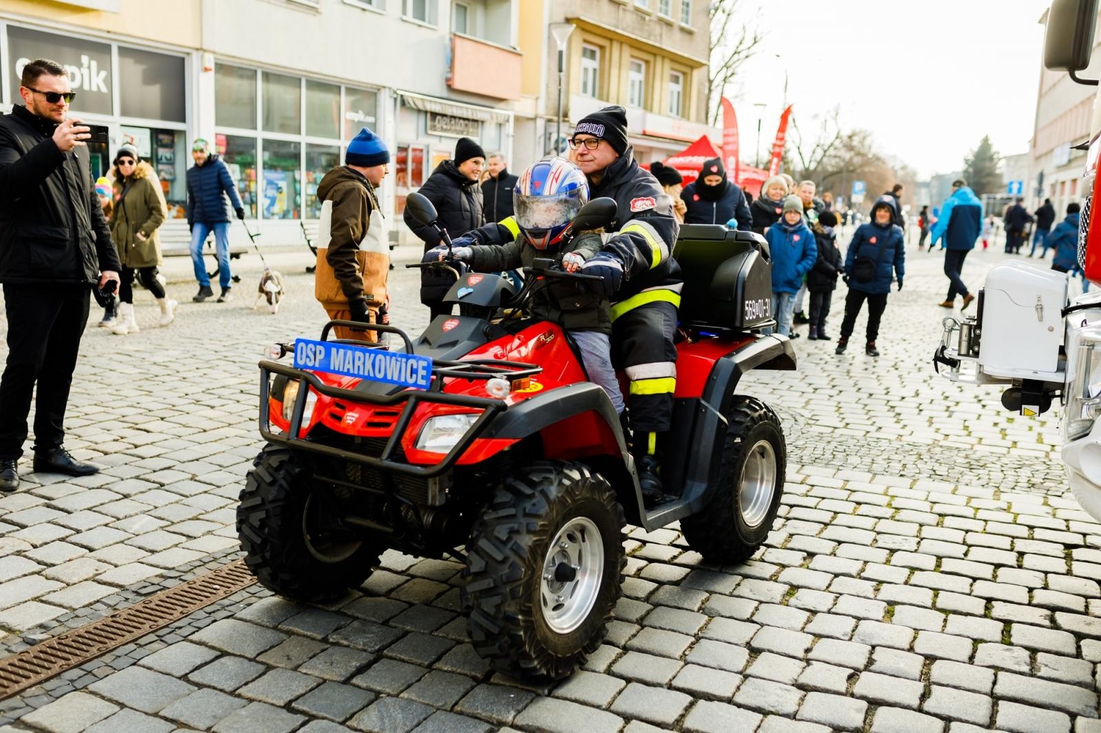 Zdjęcie w galerii na portalu naszraciborz.pl: Racibórz na żywo w TVN. Orkiestra gra na Rynku [FOTO i WIDEO] wiadomości z regionu