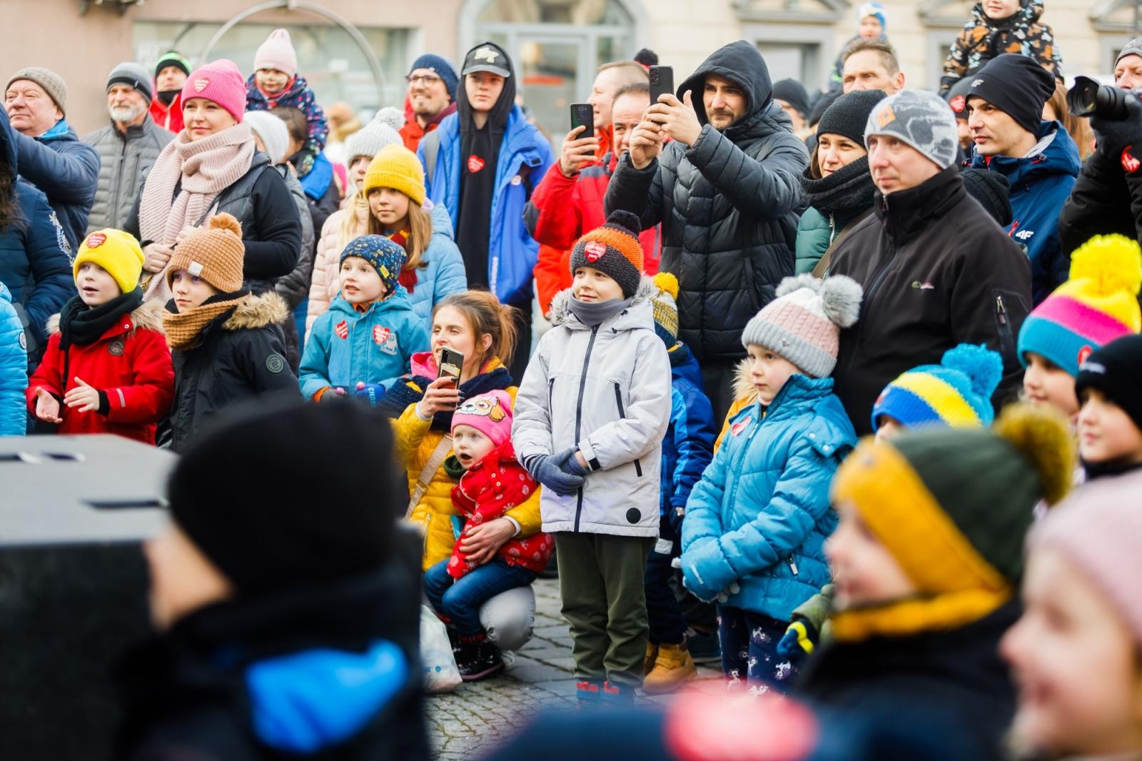 Zdjęcie w galerii na portalu naszraciborz.pl: Racibórz na żywo w TVN. Orkiestra gra na Rynku [FOTO i WIDEO] wiadomości z regionu