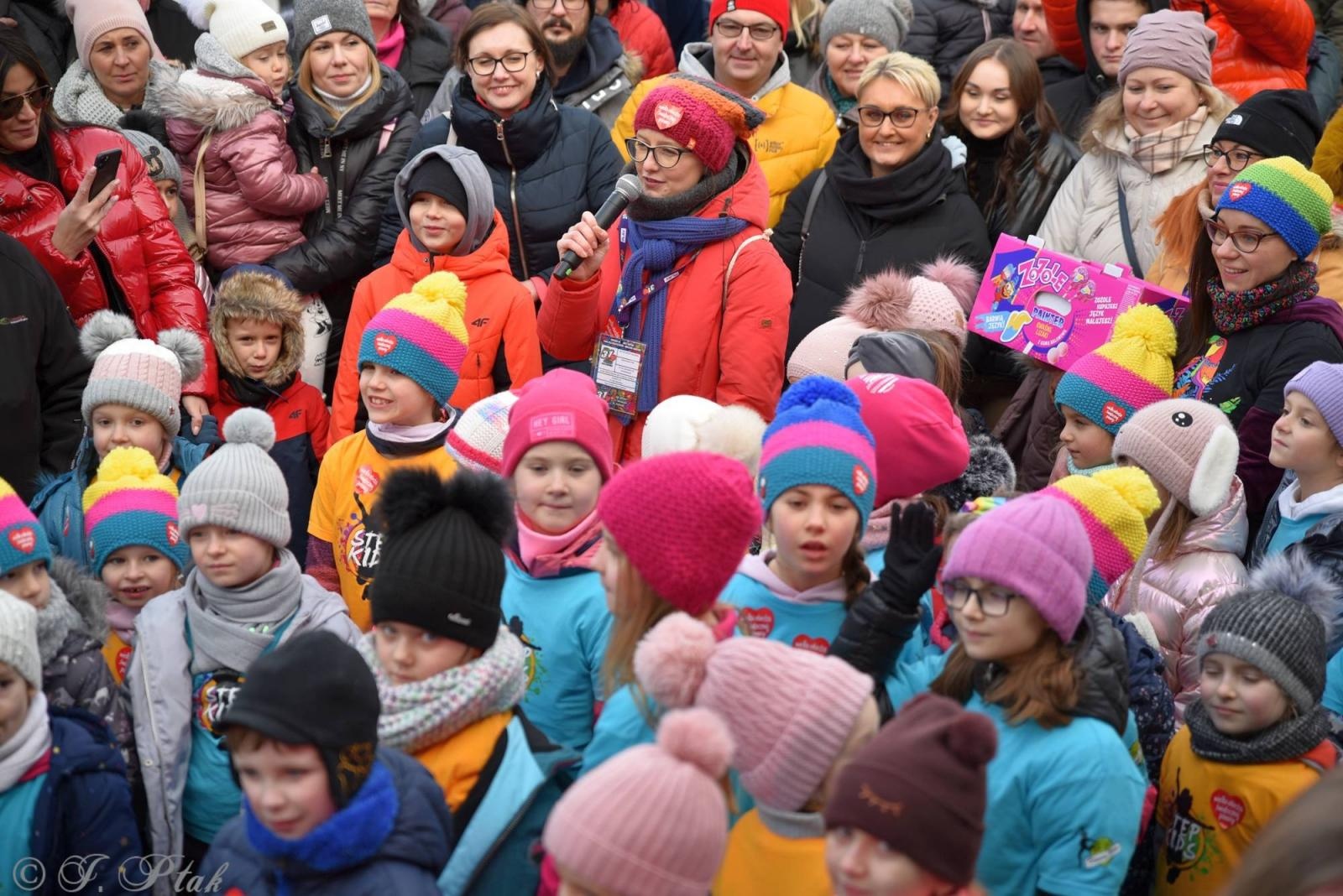 Zdjęcie w galerii na portalu naszraciborz.pl: Racibórz na żywo w TVN. Orkiestra gra na Rynku [FOTO i WIDEO] wiadomości z regionu