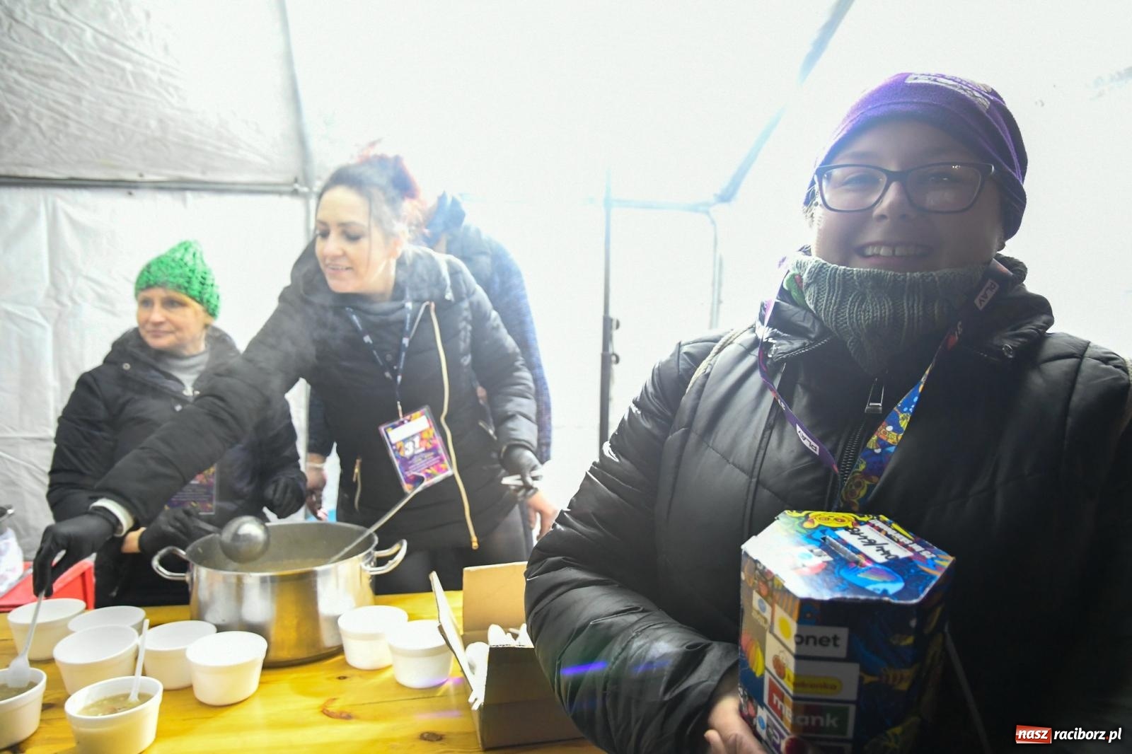 Zdjęcie w galerii na portalu naszraciborz.pl: Tort ze złotem od Szypuły i zumba na rozgrzewkę [FOTO i WIDEO] wiadomości z regionu