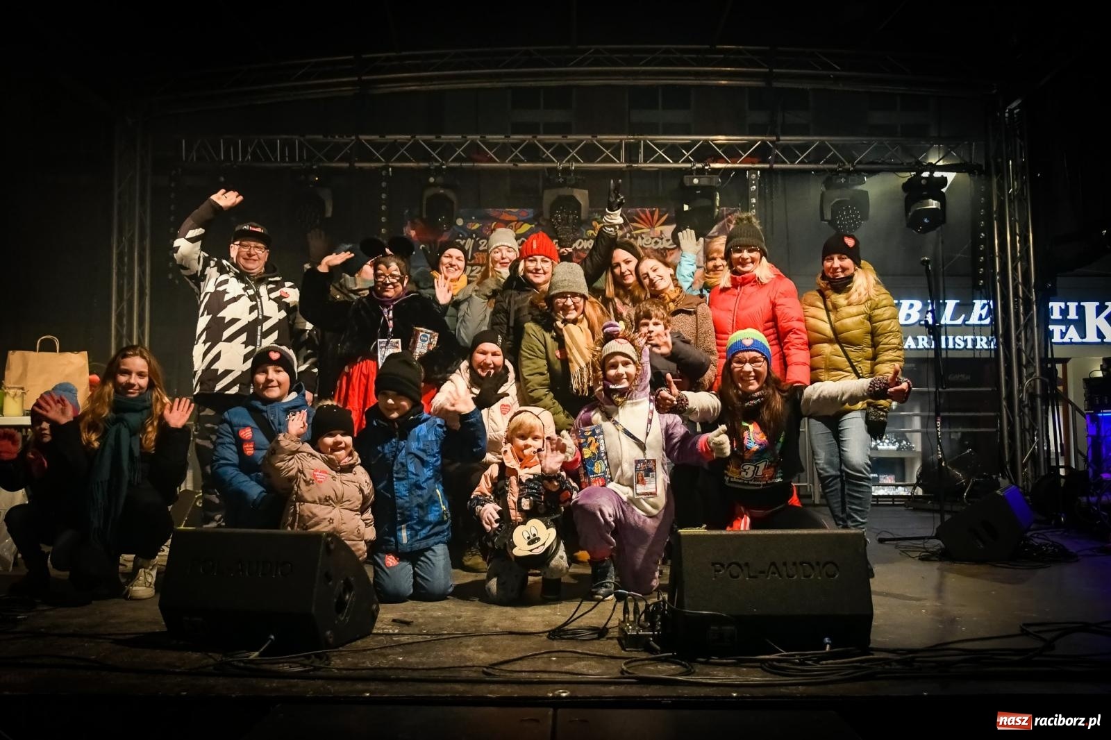 Zdjęcie w galerii na portalu naszraciborz.pl: Tort ze złotem od Szypuły i zumba na rozgrzewkę [FOTO i WIDEO] wiadomości z regionu