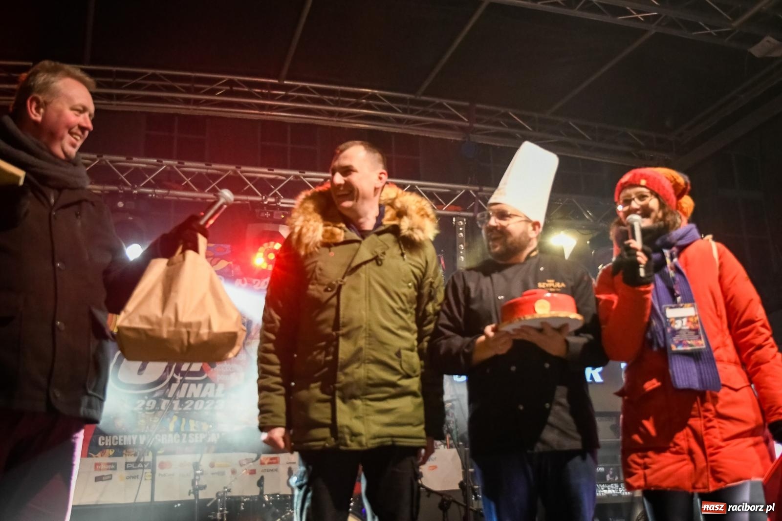 Zdjęcie w galerii na portalu naszraciborz.pl: Tort ze złotem od Szypuły i zumba na rozgrzewkę [FOTO i WIDEO] wiadomości z regionu