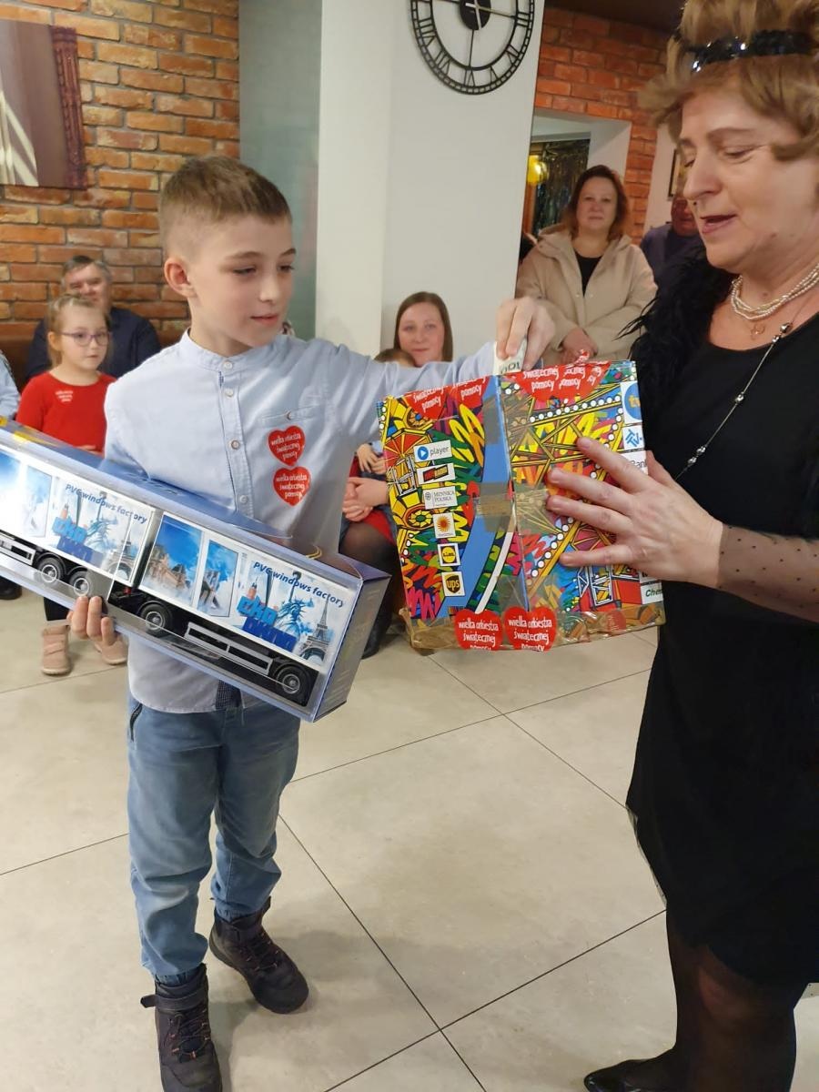 Zdjęcie w galerii na portalu naszraciborz.pl: Fryzjerzy na medal. Zebrali w gminie Krzyżanowice ponad 30 tys. zł wiadomości z regionu
