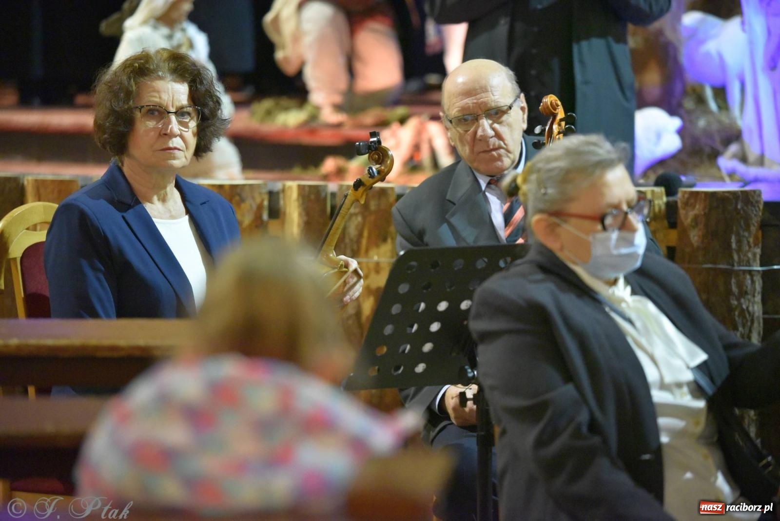 Zdjęcie w galerii na portalu naszraciborz.pl: Koncert kolędowy w okrąglaku. W kościołach kończy się okres bożonarodzeniowy [FOTO i WIDEO] wiadomości z regionu