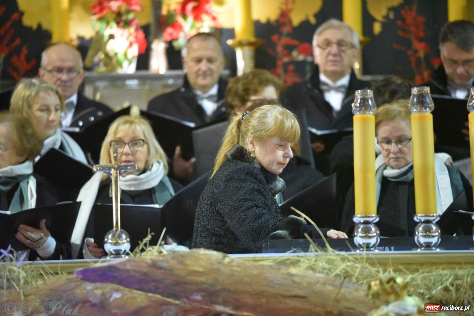 Zdjęcie w galerii na portalu naszraciborz.pl: Koncert kolędowy w okrąglaku. W kościołach kończy się okres bożonarodzeniowy [FOTO i WIDEO] wiadomości z regionu