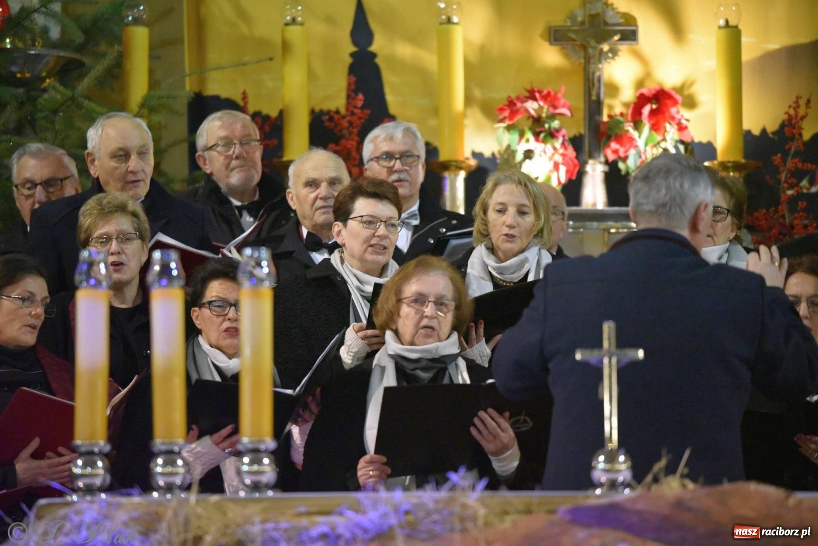 Zdjęcie w galerii na portalu naszraciborz.pl: Koncert kolędowy w okrąglaku. W kościołach kończy się okres bożonarodzeniowy [FOTO i WIDEO] wiadomości z regionu