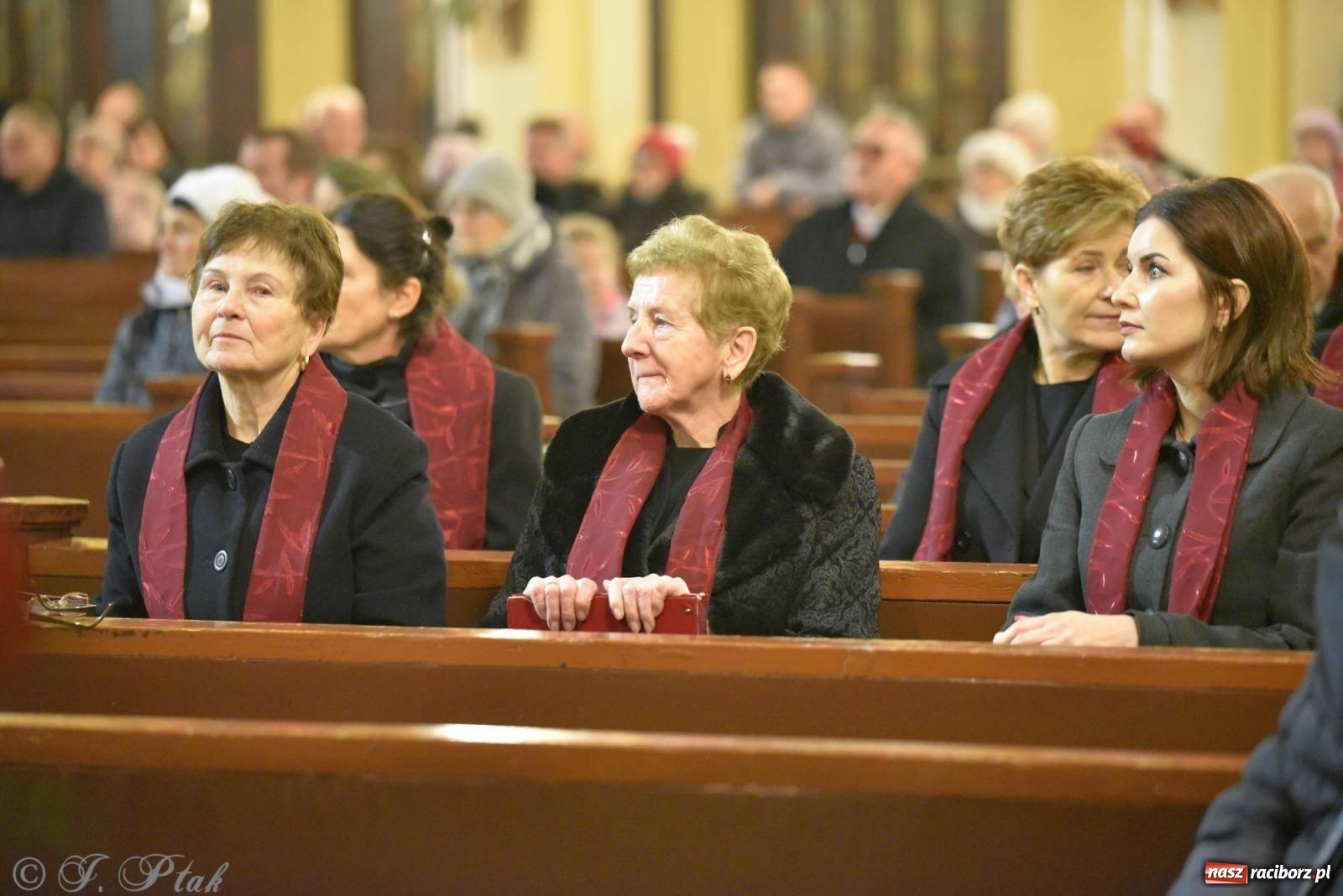 Zdjęcie w galerii na portalu naszraciborz.pl: Koncert kolędowy w okrąglaku. W kościołach kończy się okres bożonarodzeniowy [FOTO i WIDEO] wiadomości z regionu