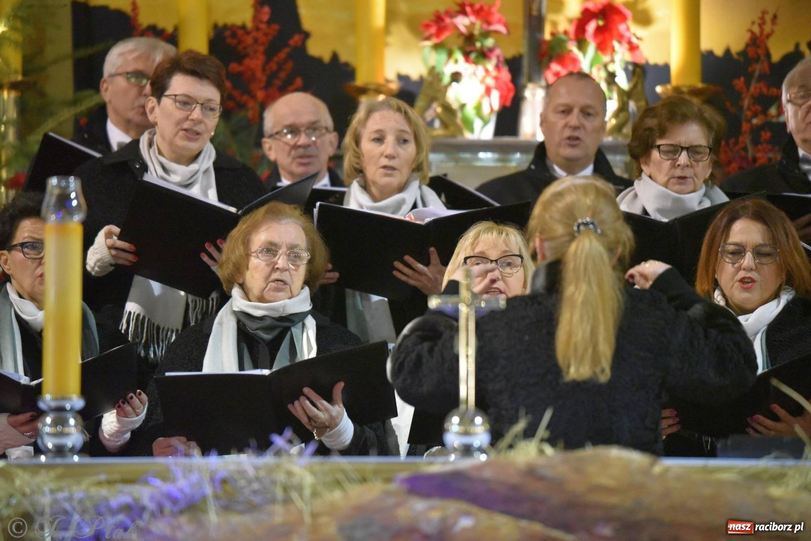 Zdjęcie w galerii na portalu naszraciborz.pl: Koncert kolędowy w okrąglaku. W kościołach kończy się okres bożonarodzeniowy [FOTO i WIDEO] wiadomości z regionu