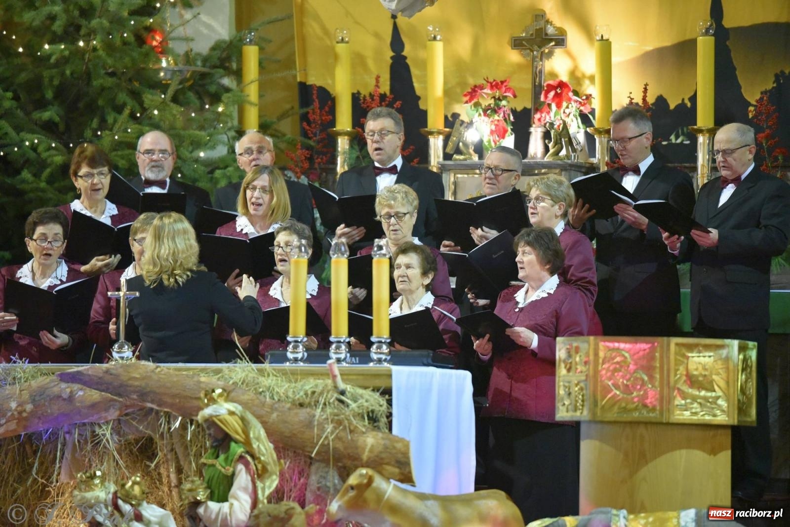 Zdjęcie w galerii na portalu naszraciborz.pl: Koncert kolędowy w okrąglaku. W kościołach kończy się okres bożonarodzeniowy [FOTO i WIDEO] wiadomości z regionu