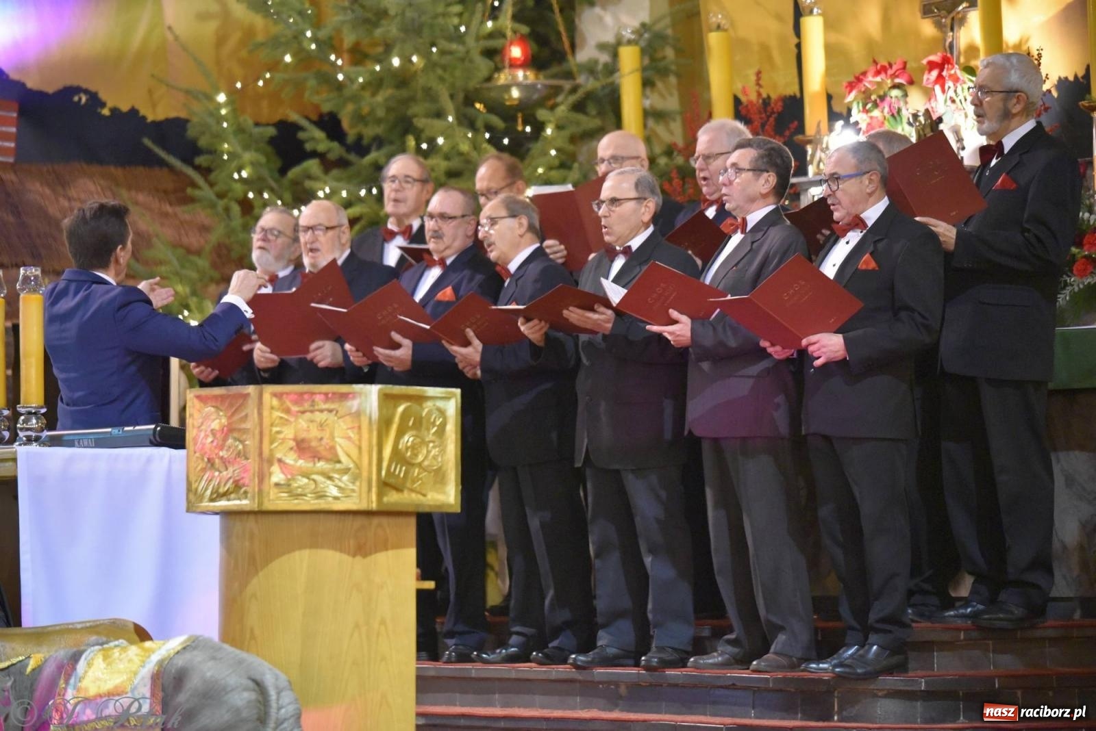 Zdjęcie w galerii na portalu naszraciborz.pl: Koncert kolędowy w okrąglaku. W kościołach kończy się okres bożonarodzeniowy [FOTO i WIDEO] wiadomości z regionu