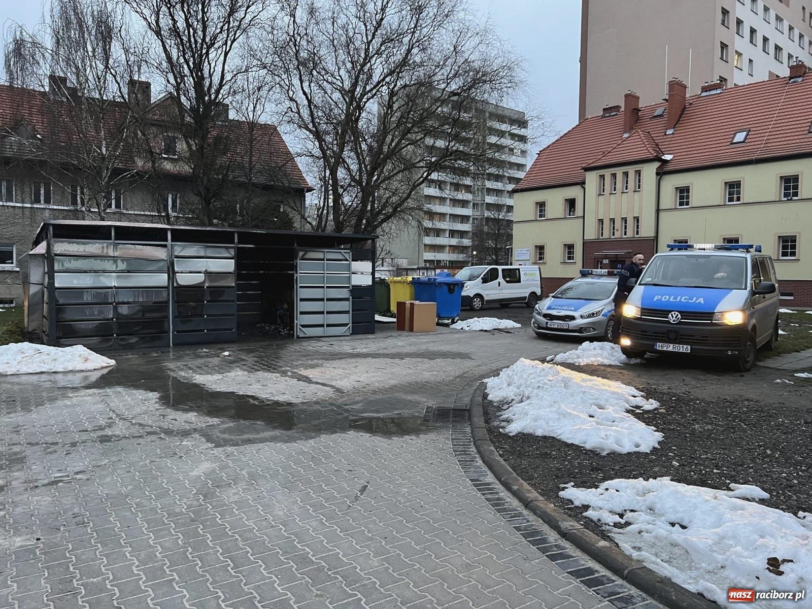 Zdjęcie w galerii na portalu naszraciborz.pl: W Raciborzu grasuje podpalacz śmietników? [FOTO] wiadomości z regionu