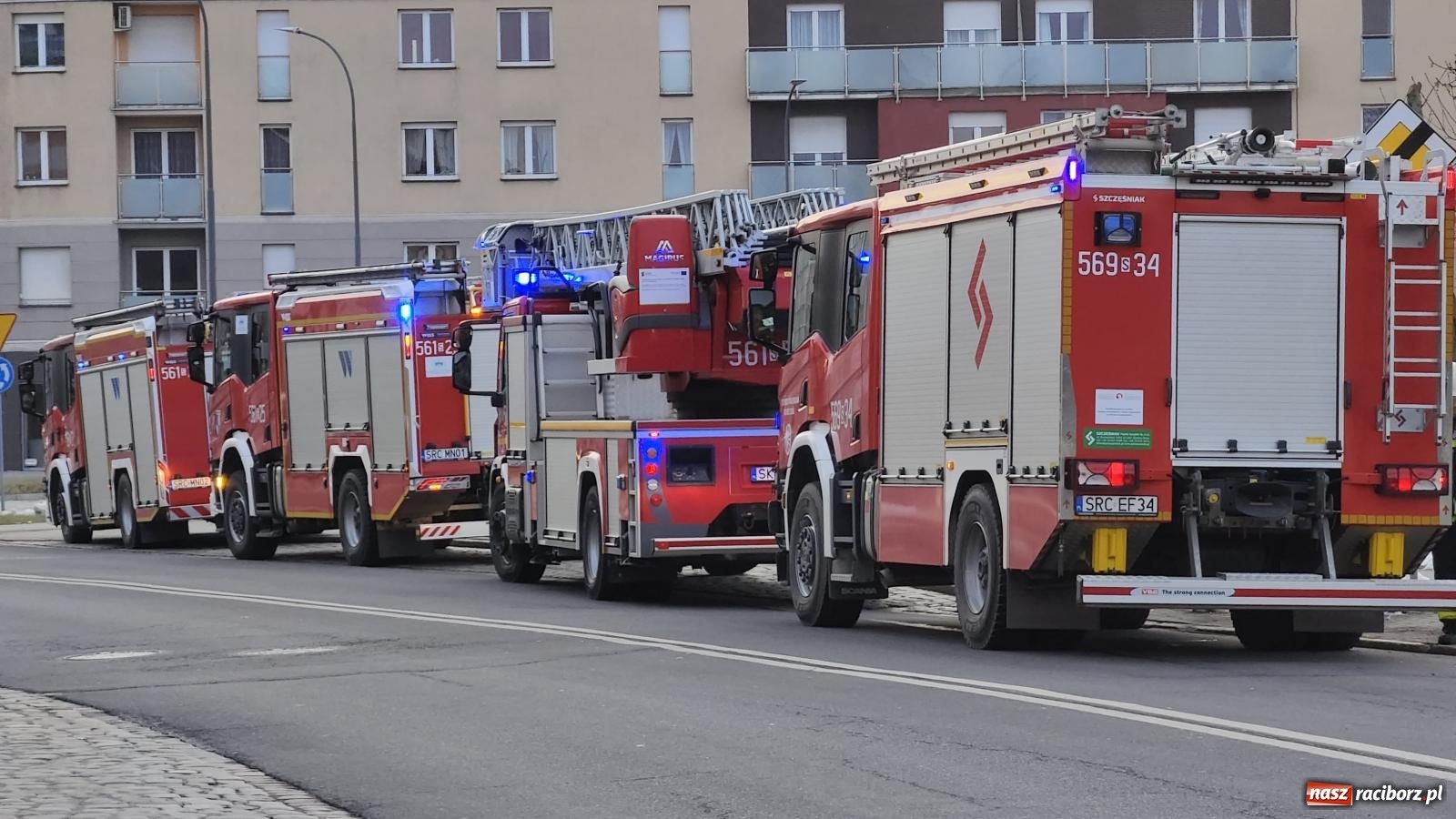 Zdjęcie w galerii na portalu naszraciborz.pl: Zadymienie przy Opawskiej. W akcji cztery zastępy straży [FOTO] wiadomości z regionu