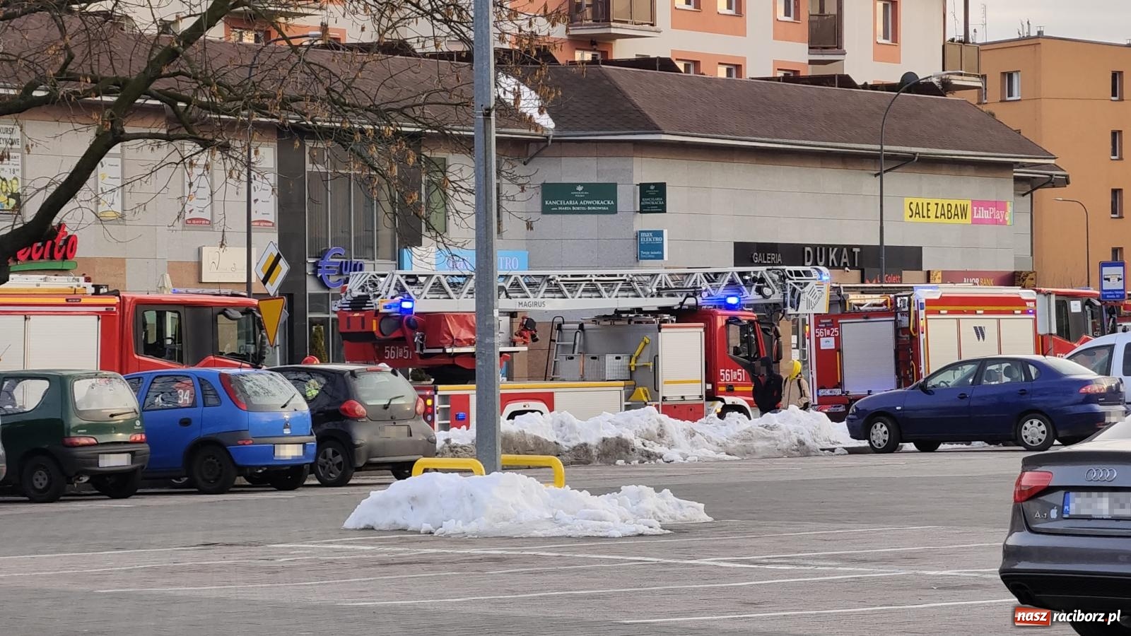 Zdjęcie w galerii na portalu naszraciborz.pl: Zadymienie przy Opawskiej. W akcji cztery zastępy straży [FOTO] wiadomości z regionu