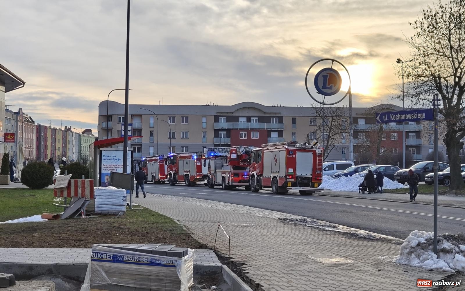 Zdjęcie w galerii na portalu naszraciborz.pl: Zadymienie przy Opawskiej. W akcji cztery zastępy straży [FOTO] wiadomości z regionu