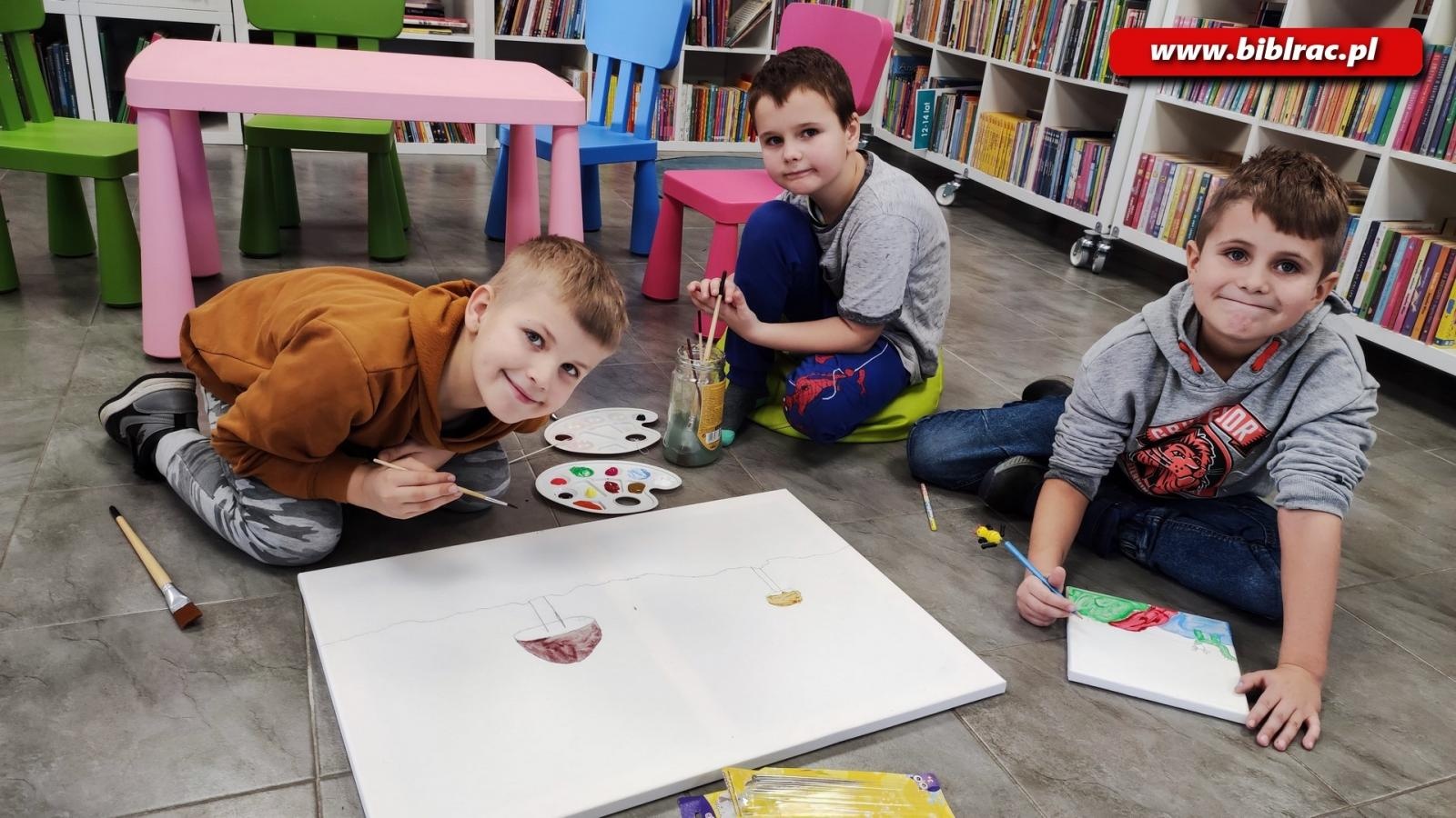 Zdjęcie w galerii na portalu naszraciborz.pl: Bal przebierańców na biblioteczny finał ferii wiadomości z regionu