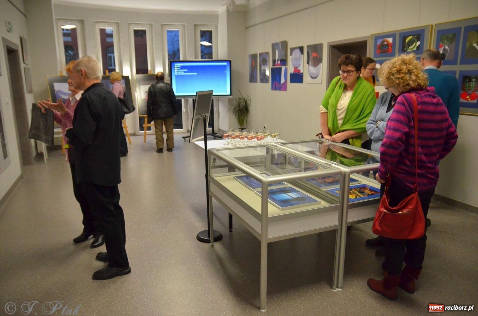 Zdjęcie w galerii na portalu naszraciborz.pl: Krajobrazy wektorowe Marka Furmanowicza [FOTO z WERNISAŻU] wiadomości z regionu