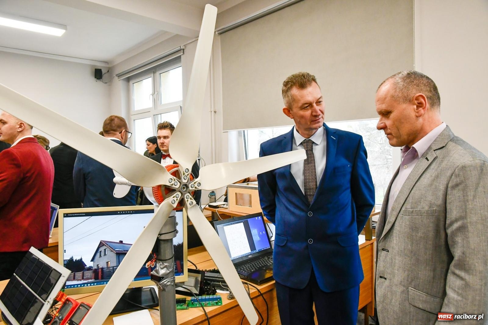 Zdjęcie w galerii na portalu naszraciborz.pl: Domowa tężnia i hybrydowe magazynowanie energii. Przegląd projektów w raciborskiej ANS wiadomości z regionu