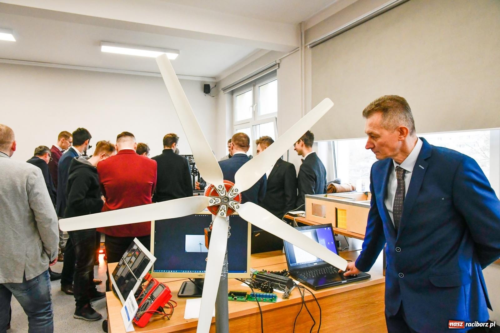Zdjęcie w galerii na portalu naszraciborz.pl: Domowa tężnia i hybrydowe magazynowanie energii. Przegląd projektów w raciborskiej ANS wiadomości z regionu