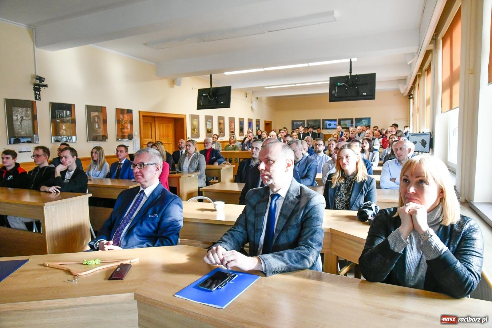 Zdjęcie w galerii na portalu naszraciborz.pl: Domowa tężnia i hybrydowe magazynowanie energii. Przegląd projektów w raciborskiej ANS wiadomości z regionu