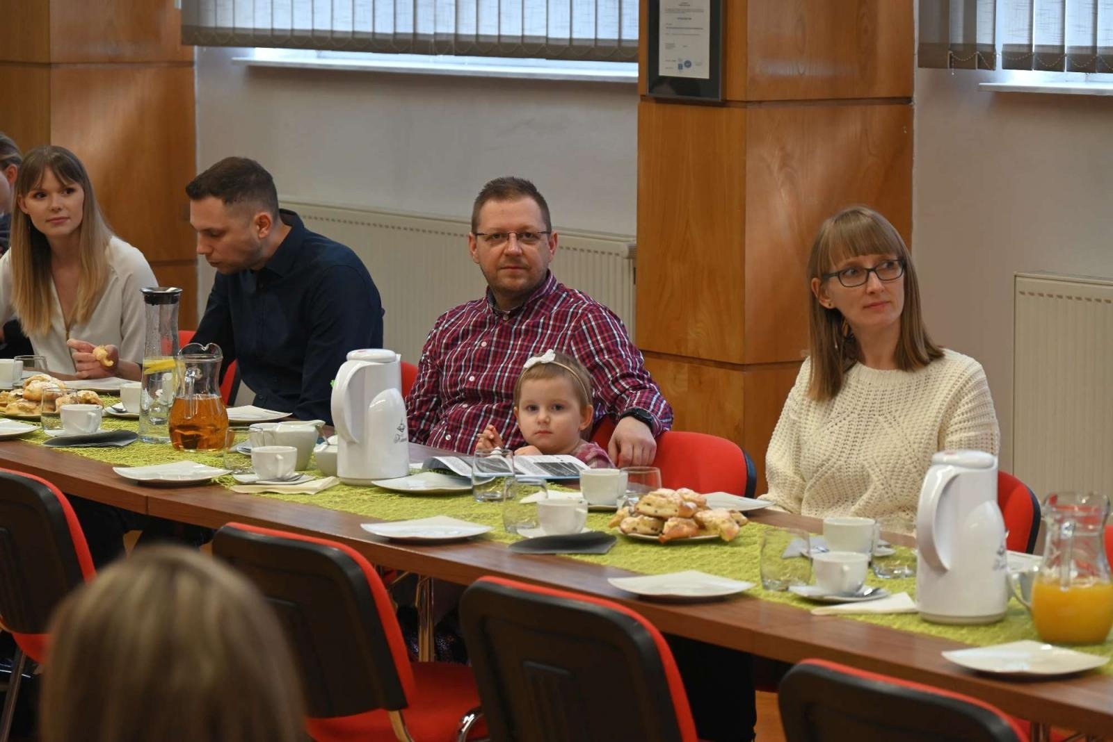 Zdjęcie w galerii na portalu naszraciborz.pl: W gminie Krzyżanowice przywitano najmłodszych obywateli wiadomości z regionu