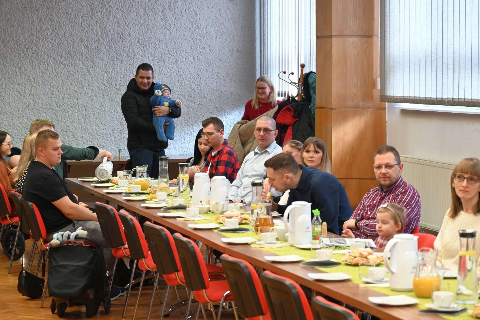 Zdjęcie w galerii na portalu naszraciborz.pl: W gminie Krzyżanowice przywitano najmłodszych obywateli wiadomości z regionu