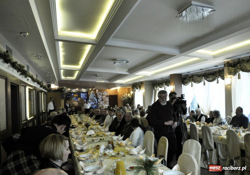 Zdjęcie w galerii na portalu naszraciborz.pl: Perła nie zapomina o samotnych wiadomości z regionu