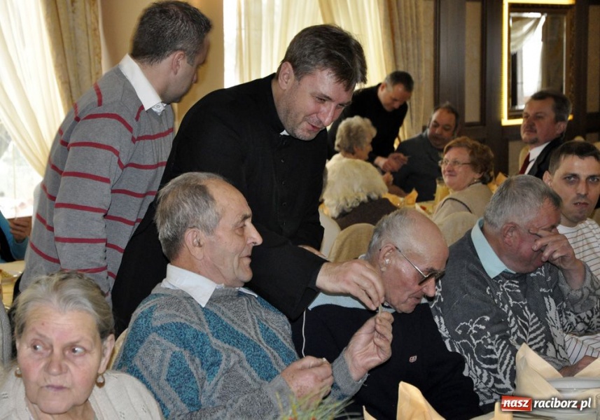 Zdjęcie w galerii na portalu naszraciborz.pl: Perła nie zapomina o samotnych wiadomości z regionu