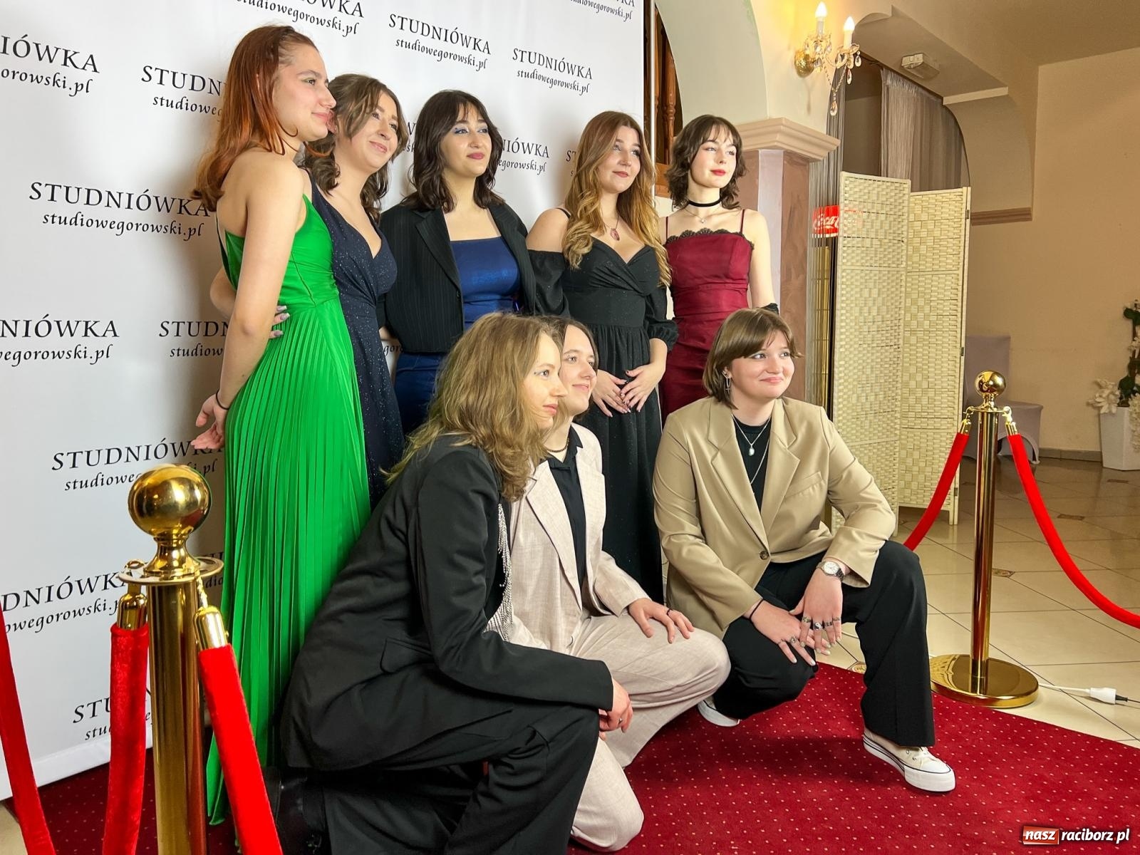 Zdjęcie w galerii na portalu naszraciborz.pl: Studniówka II LO im. Adama Mickiewicza [FOTO i WIDEO] wiadomości z regionu