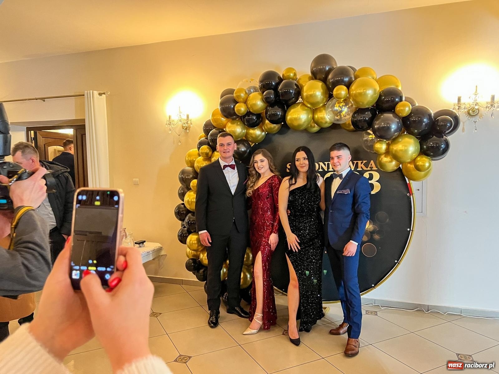 Zdjęcie w galerii na portalu naszraciborz.pl: Studniówka II LO im. Adama Mickiewicza [FOTO i WIDEO] wiadomości z regionu