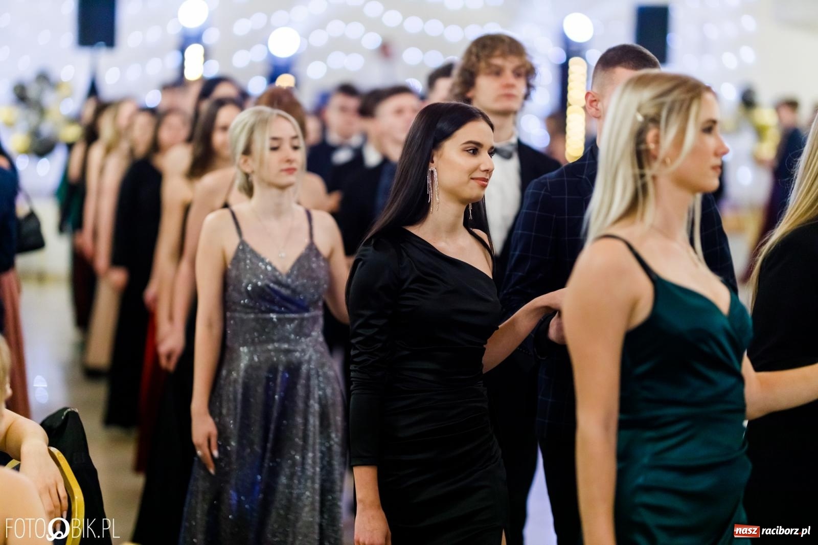 Zdjęcie w galerii na portalu naszraciborz.pl: Studniówka II LO im. Adama Mickiewicza [FOTO i WIDEO] wiadomości z regionu