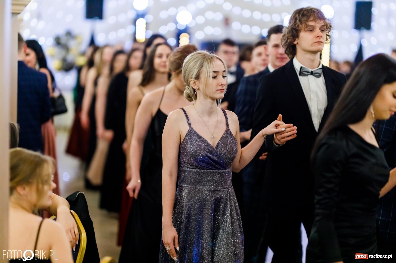 Zdjęcie w galerii na portalu naszraciborz.pl: Studniówka II LO im. Adama Mickiewicza [FOTO i WIDEO] wiadomości z regionu