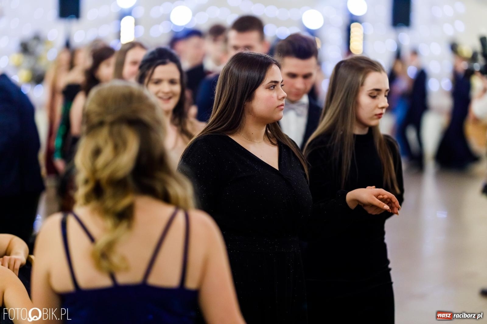 Zdjęcie w galerii na portalu naszraciborz.pl: Studniówka II LO im. Adama Mickiewicza [FOTO i WIDEO] wiadomości z regionu