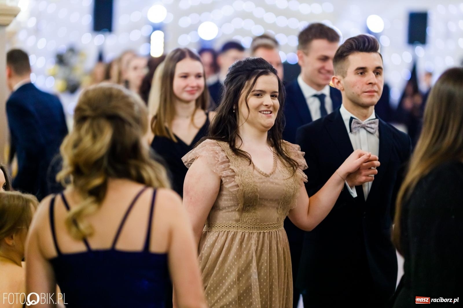 Zdjęcie w galerii na portalu naszraciborz.pl: Studniówka II LO im. Adama Mickiewicza [FOTO i WIDEO] wiadomości z regionu