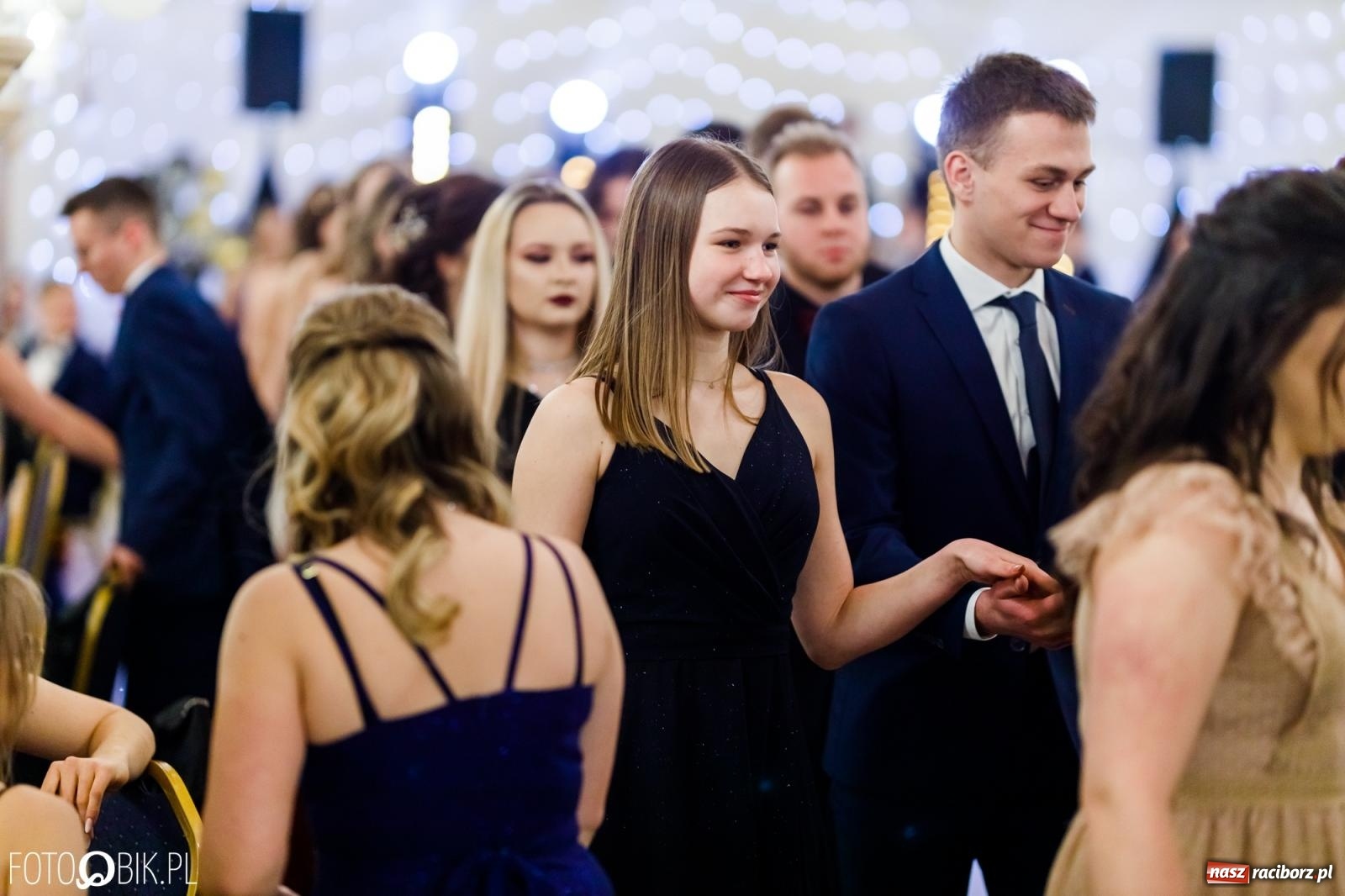 Zdjęcie w galerii na portalu naszraciborz.pl: Studniówka II LO im. Adama Mickiewicza [FOTO i WIDEO] wiadomości z regionu