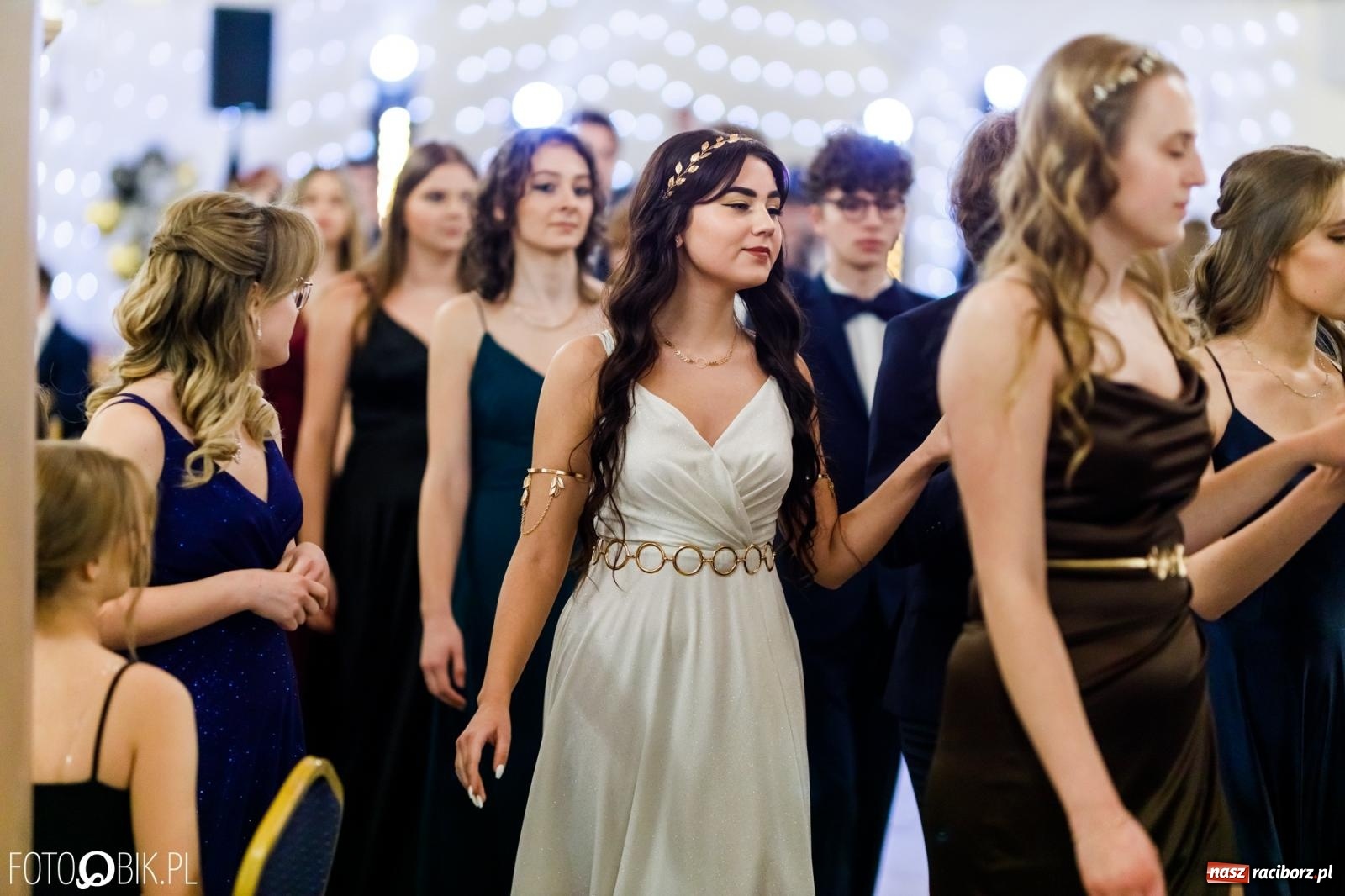 Zdjęcie w galerii na portalu naszraciborz.pl: Studniówka II LO im. Adama Mickiewicza [FOTO i WIDEO] wiadomości z regionu