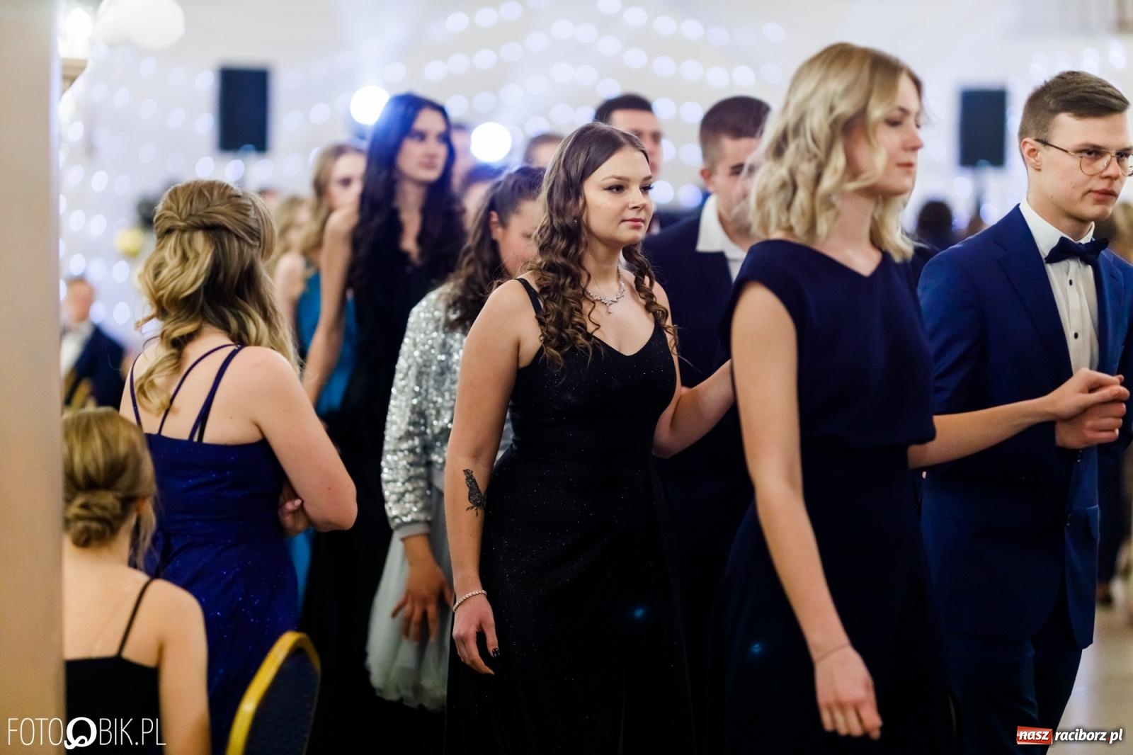 Zdjęcie w galerii na portalu naszraciborz.pl: Studniówka II LO im. Adama Mickiewicza [FOTO i WIDEO] wiadomości z regionu