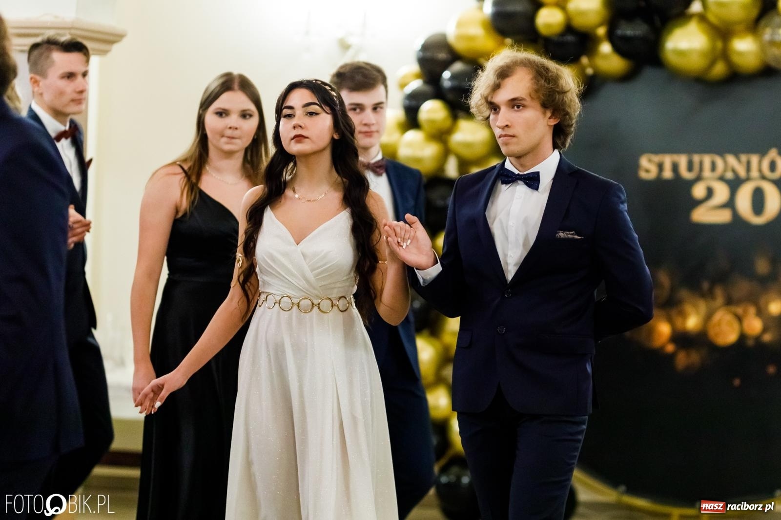 Zdjęcie w galerii na portalu naszraciborz.pl: Studniówka II LO im. Adama Mickiewicza [FOTO i WIDEO] wiadomości z regionu