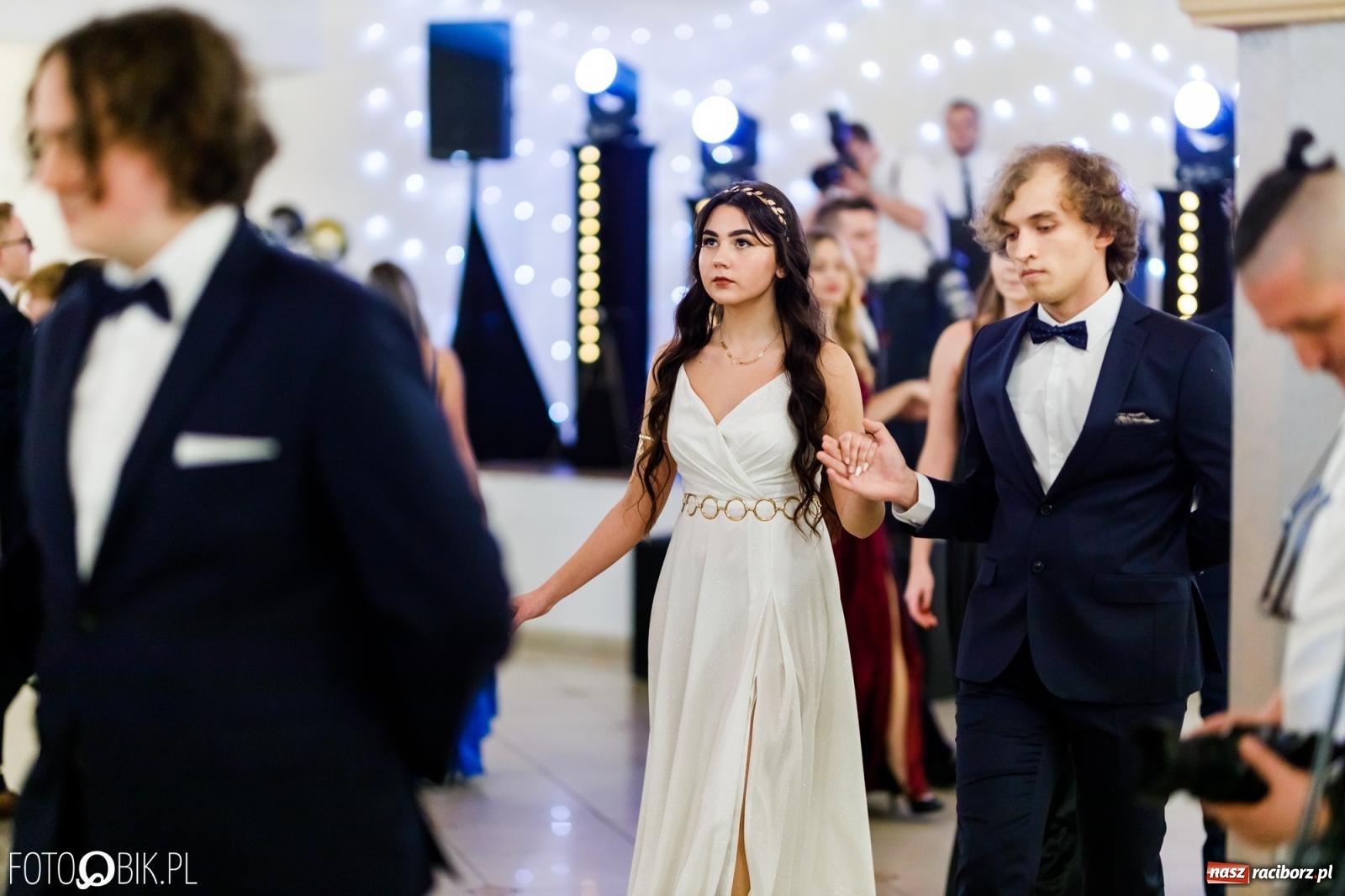 Zdjęcie w galerii na portalu naszraciborz.pl: Studniówka II LO im. Adama Mickiewicza [FOTO i WIDEO] wiadomości z regionu