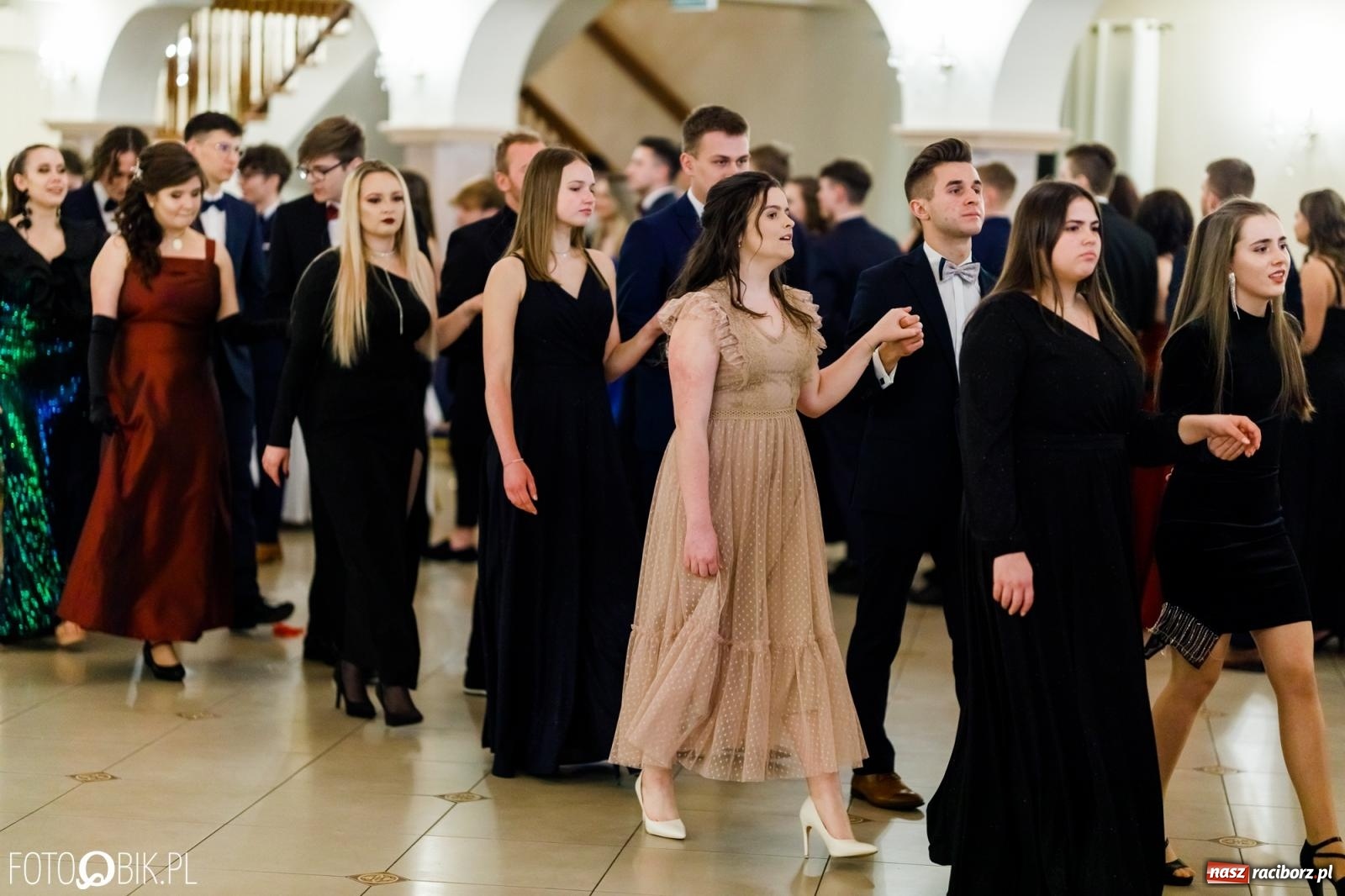 Zdjęcie w galerii na portalu naszraciborz.pl: Studniówka II LO im. Adama Mickiewicza [FOTO i WIDEO] wiadomości z regionu