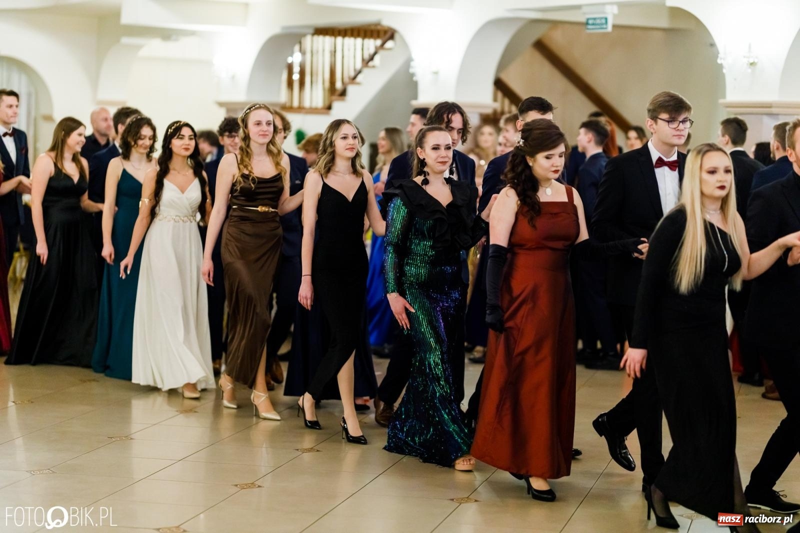 Zdjęcie w galerii na portalu naszraciborz.pl: Studniówka II LO im. Adama Mickiewicza [FOTO i WIDEO] wiadomości z regionu