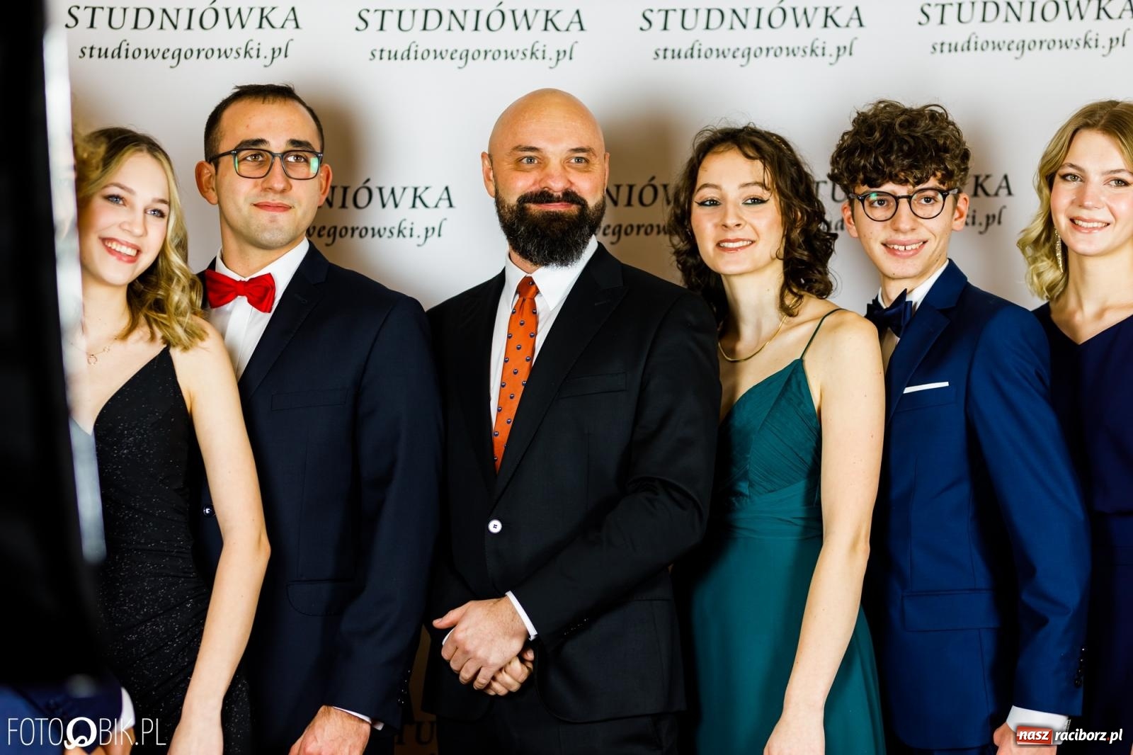 Zdjęcie w galerii na portalu naszraciborz.pl: Studniówka II LO im. Adama Mickiewicza [FOTO i WIDEO] wiadomości z regionu