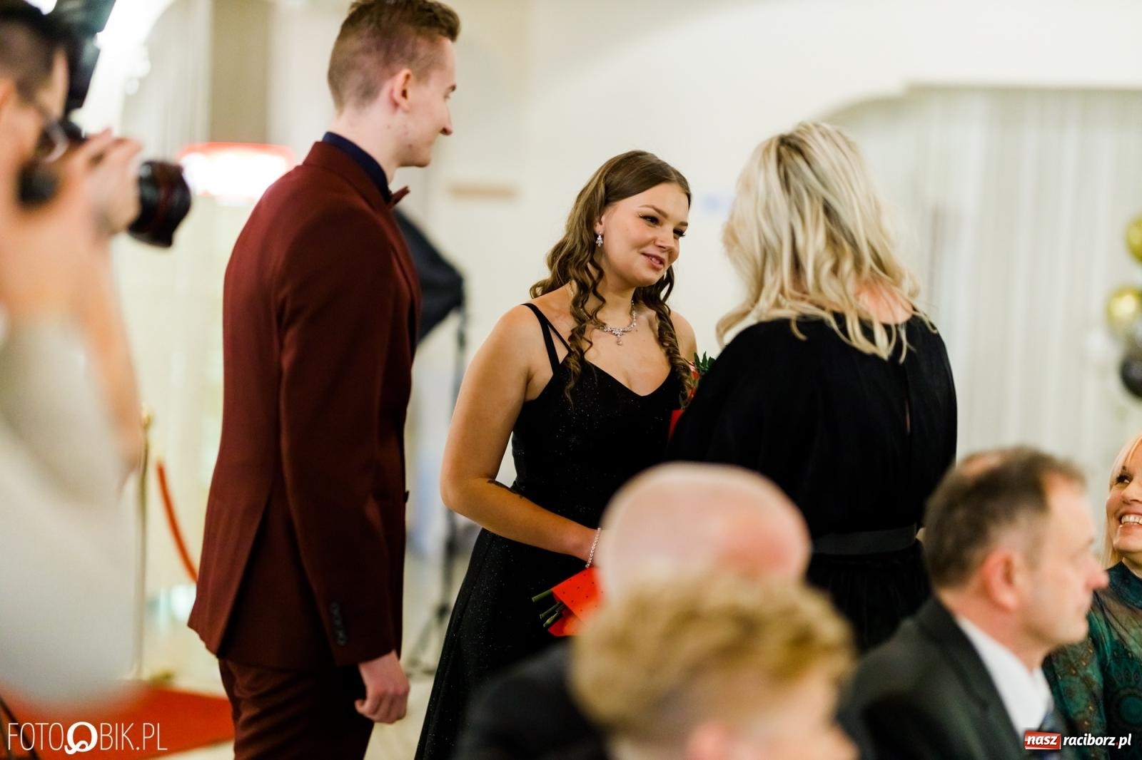 Zdjęcie w galerii na portalu naszraciborz.pl: Studniówka II LO im. Adama Mickiewicza [FOTO i WIDEO] wiadomości z regionu